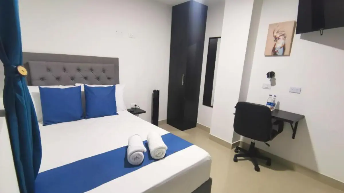 Habitación con cama de 1.40 y baño privado 1