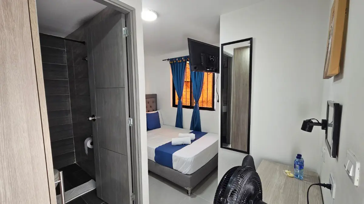 Sencilla con baño privado